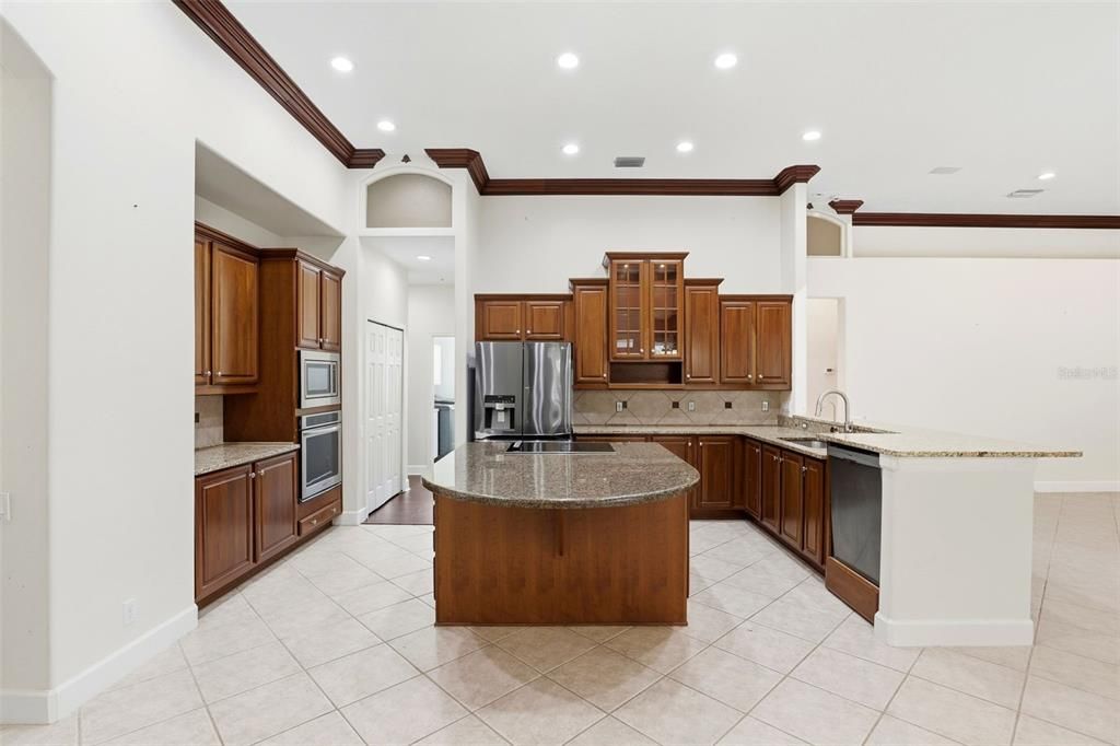 En Venta: $1,250,000 (4 camas, 5 baños, 3736 Pies cuadrados)