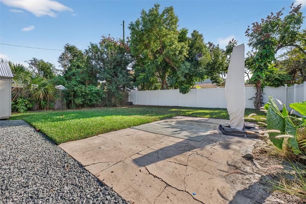 For Sale: $429,000 (2 beds, 1 baths, 1048 Square Feet)