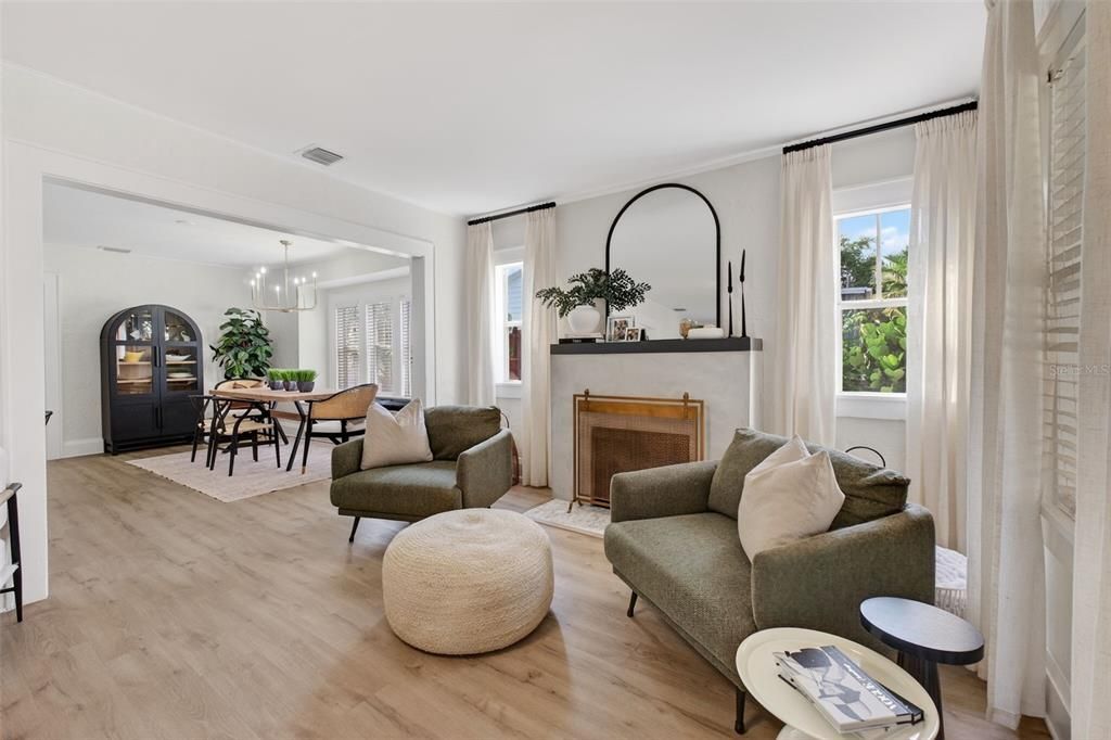 For Sale: $429,000 (2 beds, 1 baths, 1048 Square Feet)