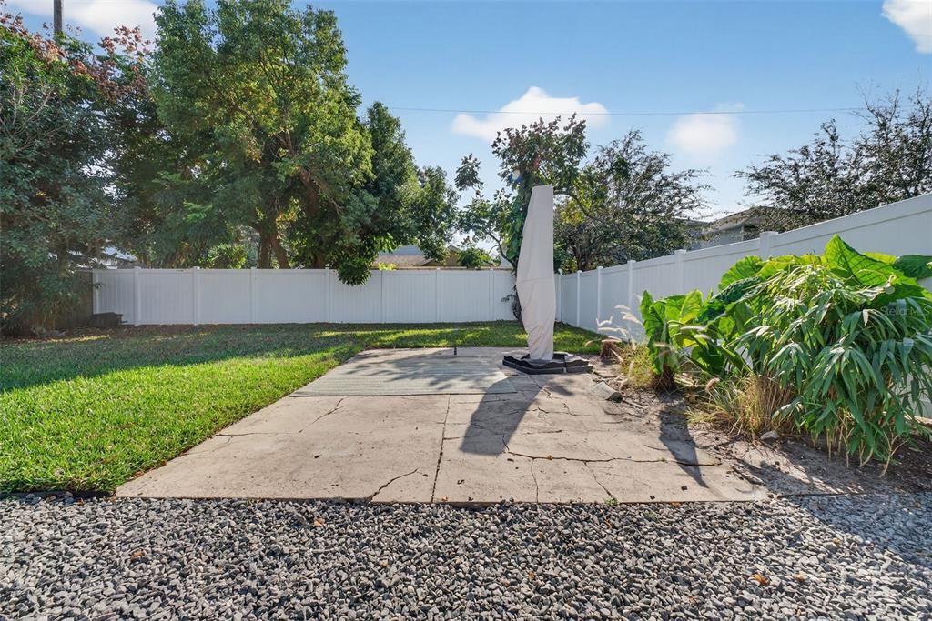 For Sale: $429,000 (2 beds, 1 baths, 1048 Square Feet)