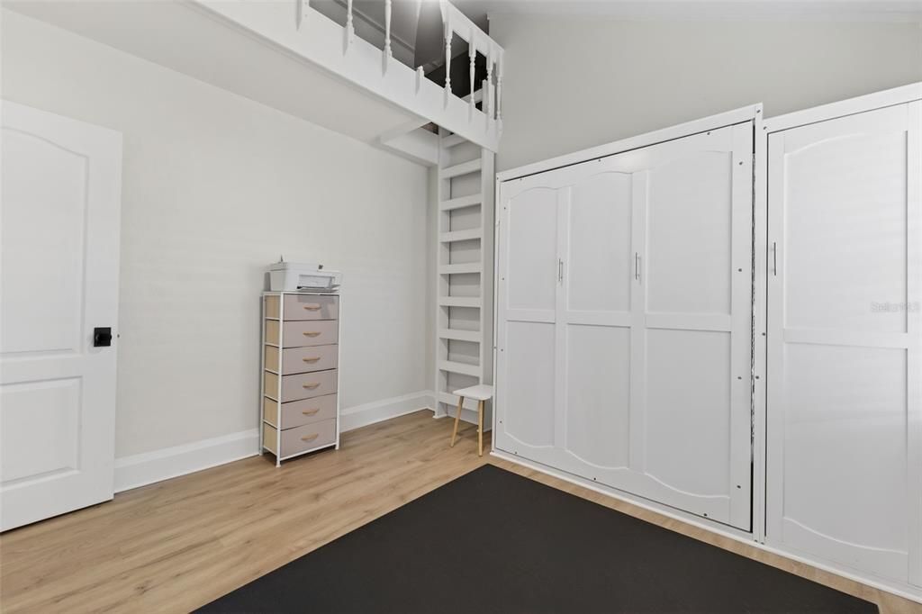 For Sale: $429,000 (2 beds, 1 baths, 1048 Square Feet)