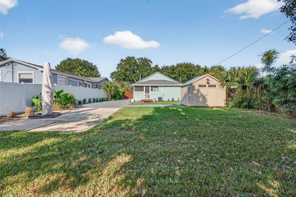 For Sale: $429,000 (2 beds, 1 baths, 1048 Square Feet)