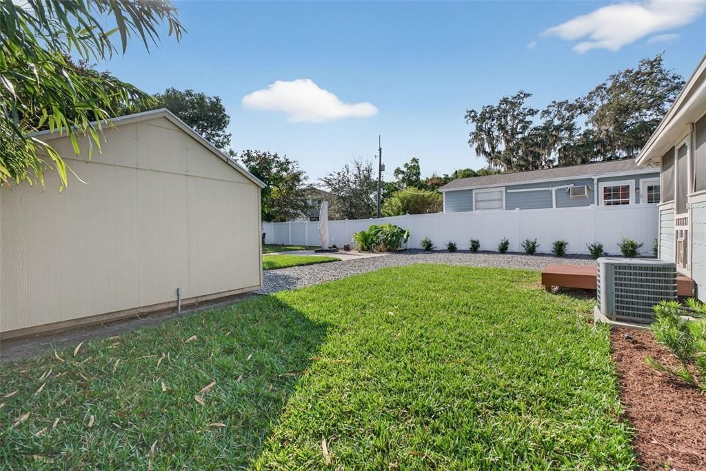 For Sale: $429,000 (2 beds, 1 baths, 1048 Square Feet)