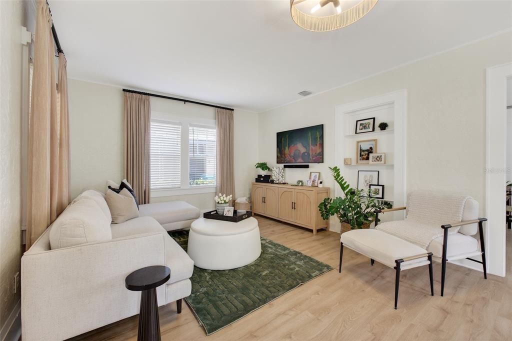 For Sale: $429,000 (2 beds, 1 baths, 1048 Square Feet)