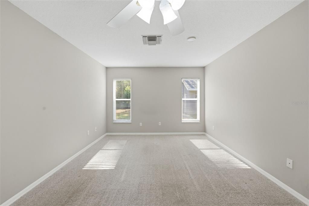 For Sale: $349,900 (3 beds, 2 baths, 1640 Square Feet)