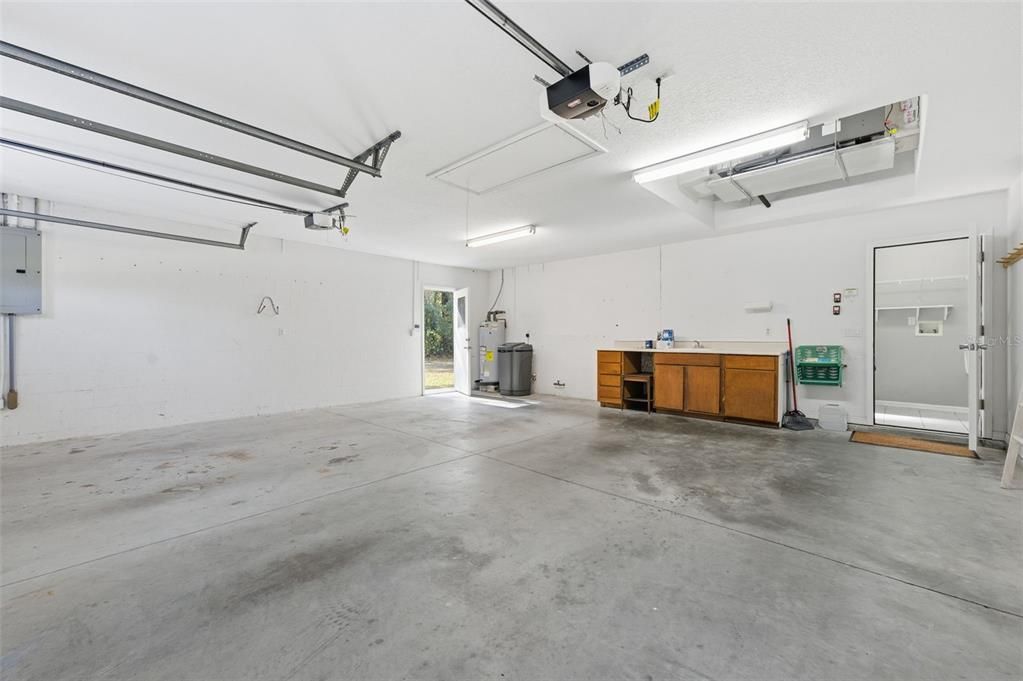 For Sale: $349,900 (3 beds, 2 baths, 1640 Square Feet)