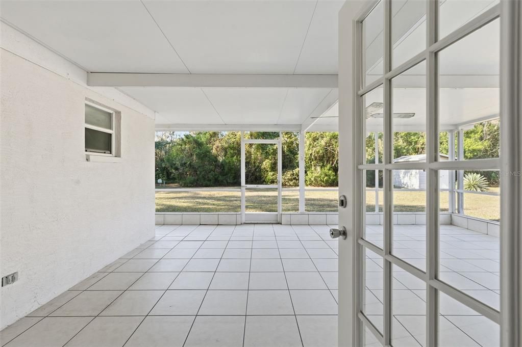 For Sale: $349,900 (3 beds, 2 baths, 1640 Square Feet)