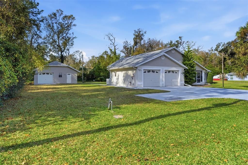 For Sale: $349,900 (3 beds, 2 baths, 1640 Square Feet)