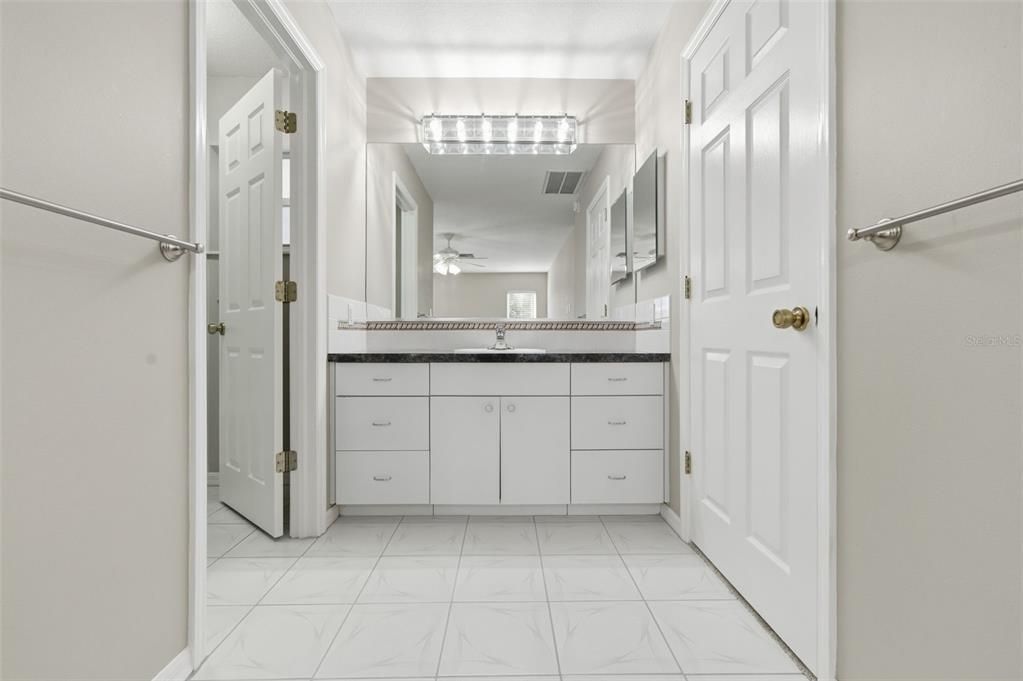 For Sale: $349,900 (3 beds, 2 baths, 1640 Square Feet)