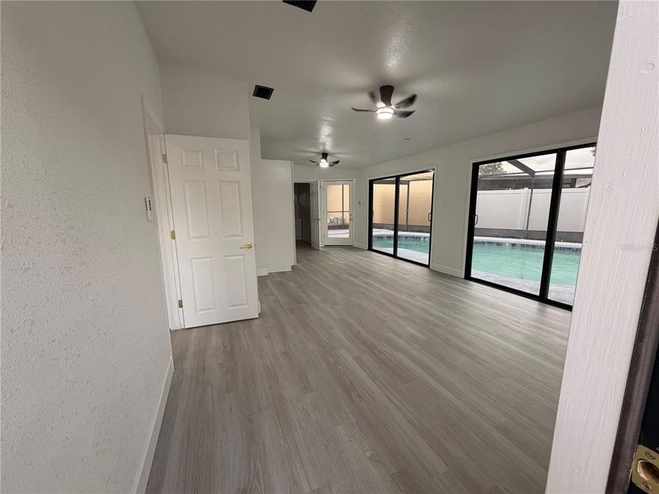 En Venta: $498,500 (5 camas, 3 baños, 2054 Pies cuadrados)