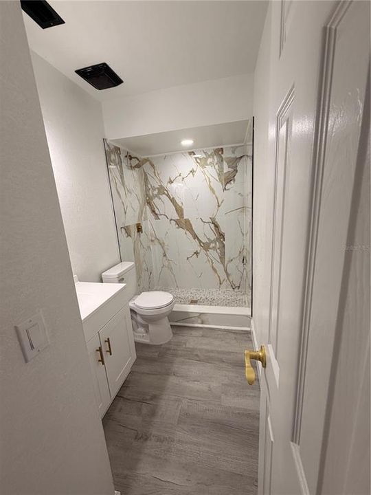 En Venta: $498,500 (5 camas, 3 baños, 2054 Pies cuadrados)