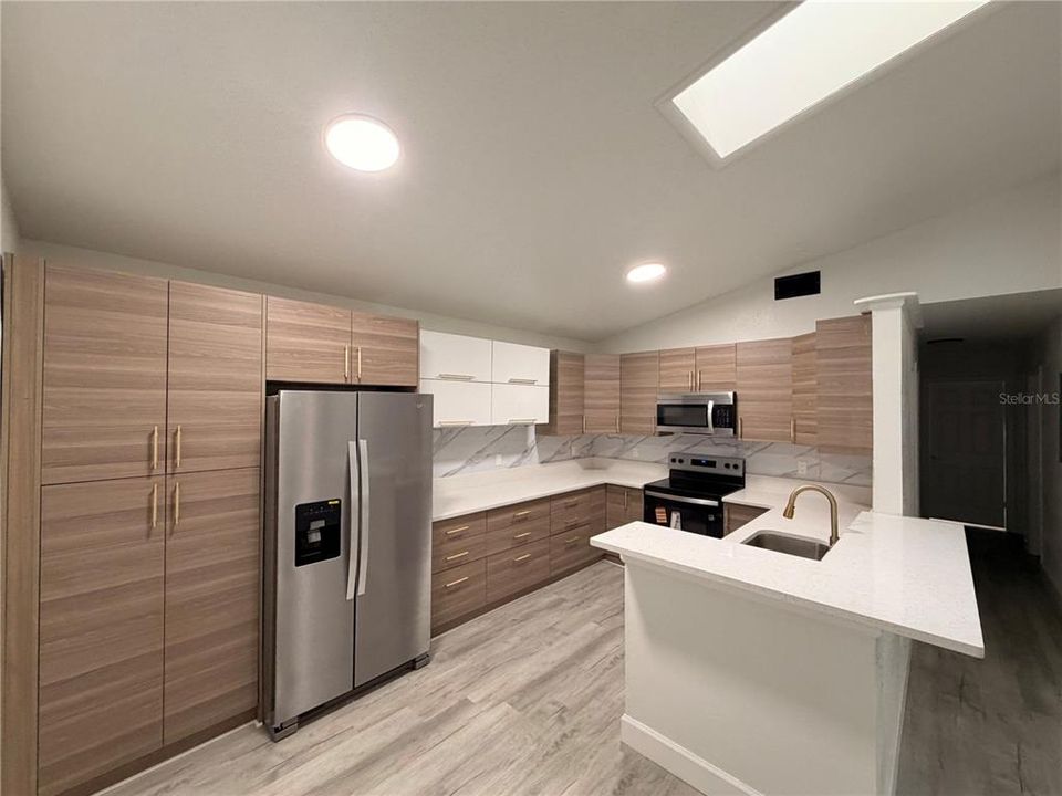 En Venta: $498,500 (5 camas, 3 baños, 2054 Pies cuadrados)