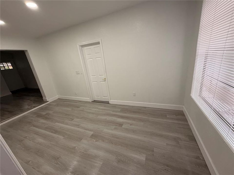 En Venta: $498,500 (5 camas, 3 baños, 2054 Pies cuadrados)