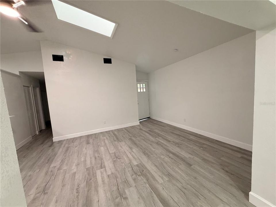 En Venta: $498,500 (5 camas, 3 baños, 2054 Pies cuadrados)