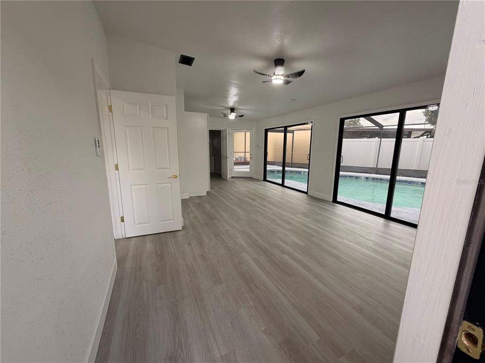 En Venta: $498,500 (5 camas, 3 baños, 2054 Pies cuadrados)