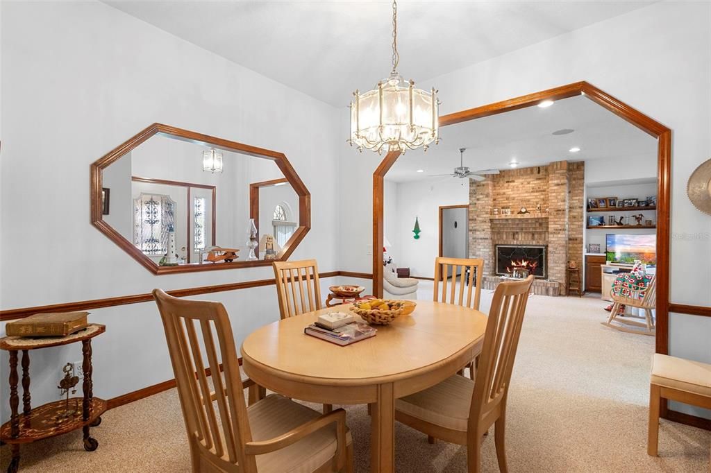 На продажу: $400,000 (3 спален, 2 ванн, 1911 Квадратных фут)