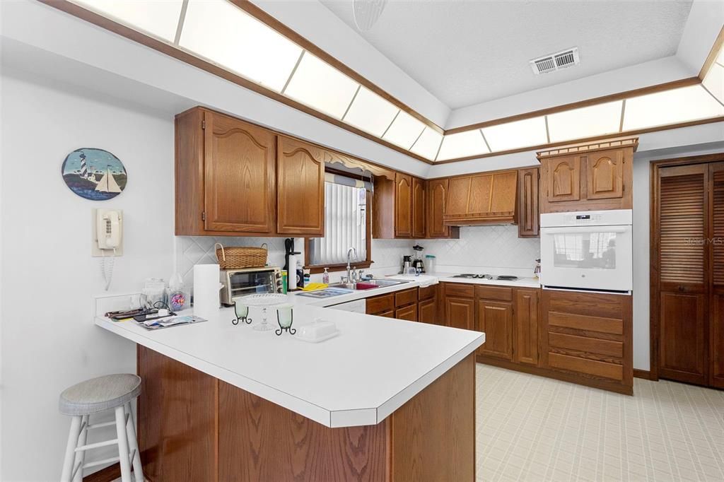 На продажу: $400,000 (3 спален, 2 ванн, 1911 Квадратных фут)