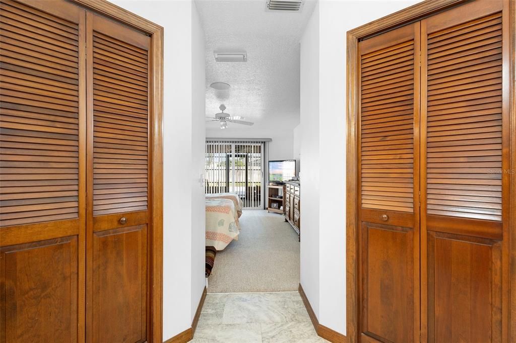 На продажу: $400,000 (3 спален, 2 ванн, 1911 Квадратных фут)