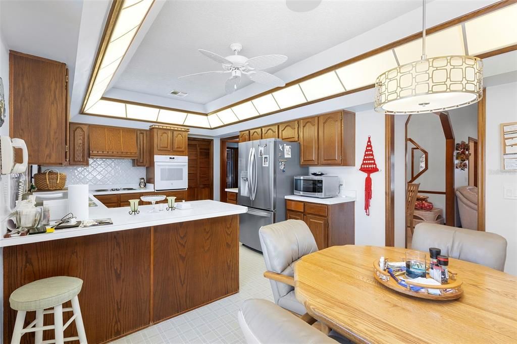 На продажу: $400,000 (3 спален, 2 ванн, 1911 Квадратных фут)