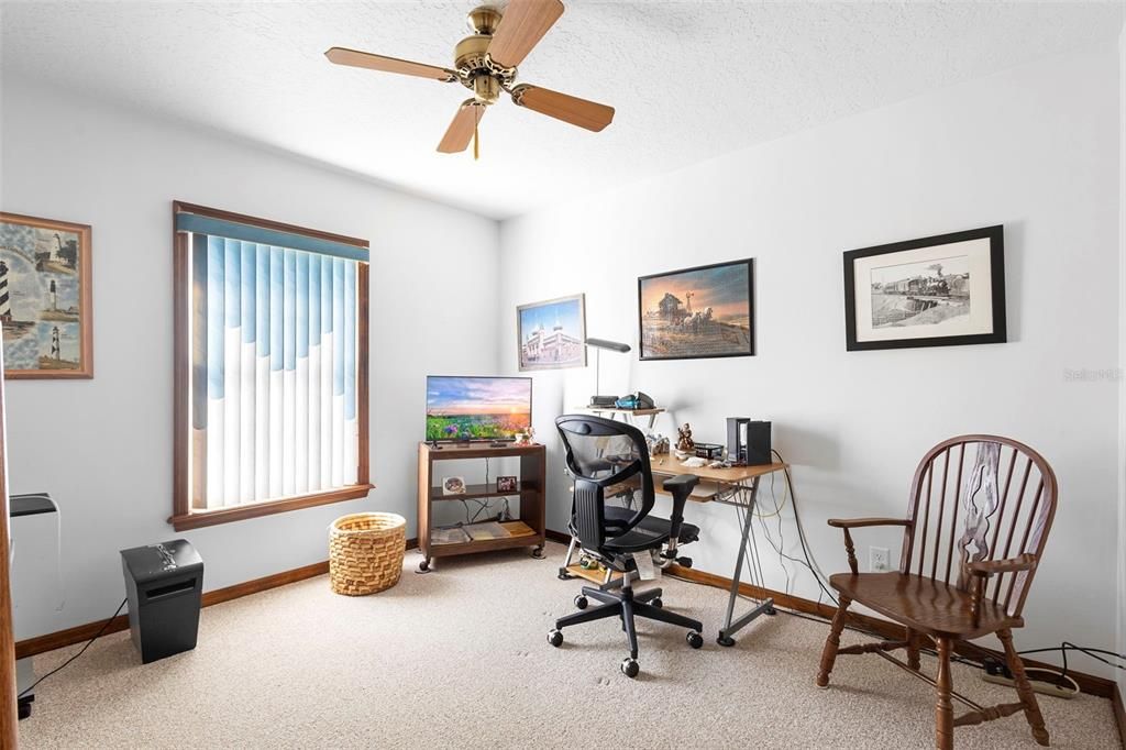 На продажу: $400,000 (3 спален, 2 ванн, 1911 Квадратных фут)