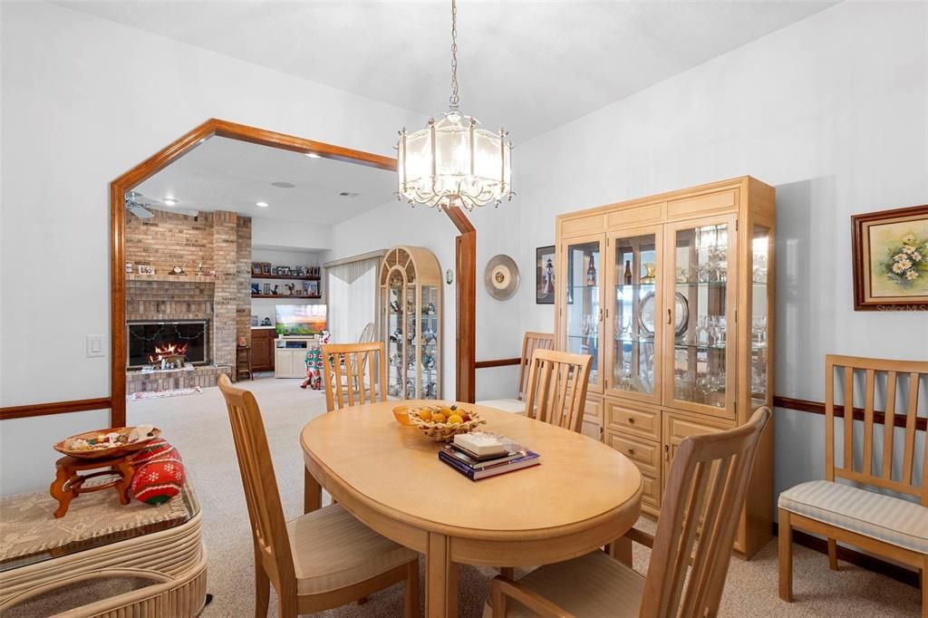 На продажу: $400,000 (3 спален, 2 ванн, 1911 Квадратных фут)