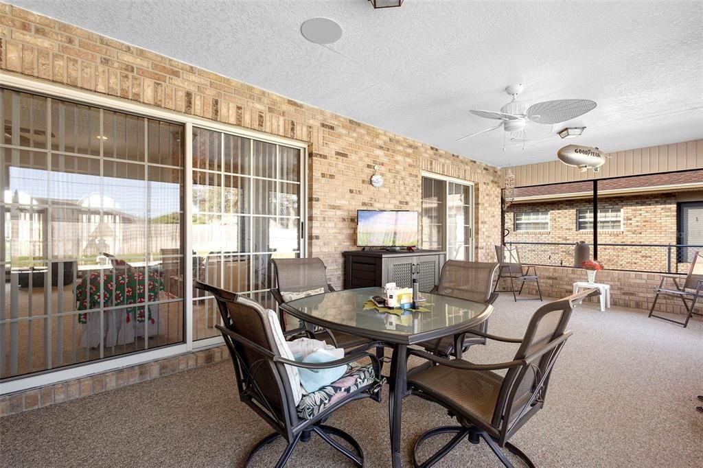 На продажу: $400,000 (3 спален, 2 ванн, 1911 Квадратных фут)