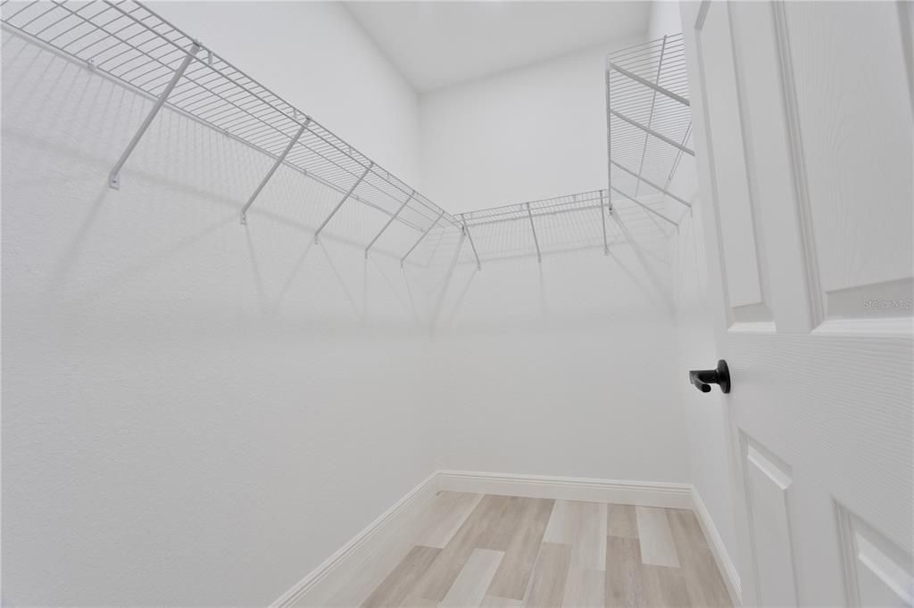 На продажу: $319,900 (3 спален, 2 ванн, 1477 Квадратных фут)