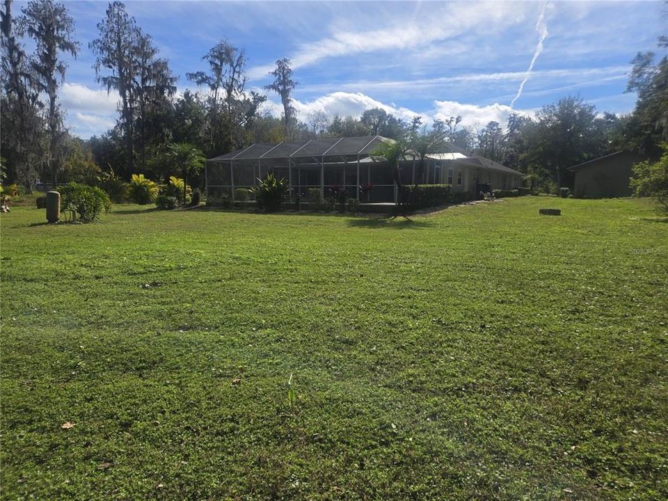 For Sale: $550,000 (3 beds, 3 baths, 2282 Square Feet)