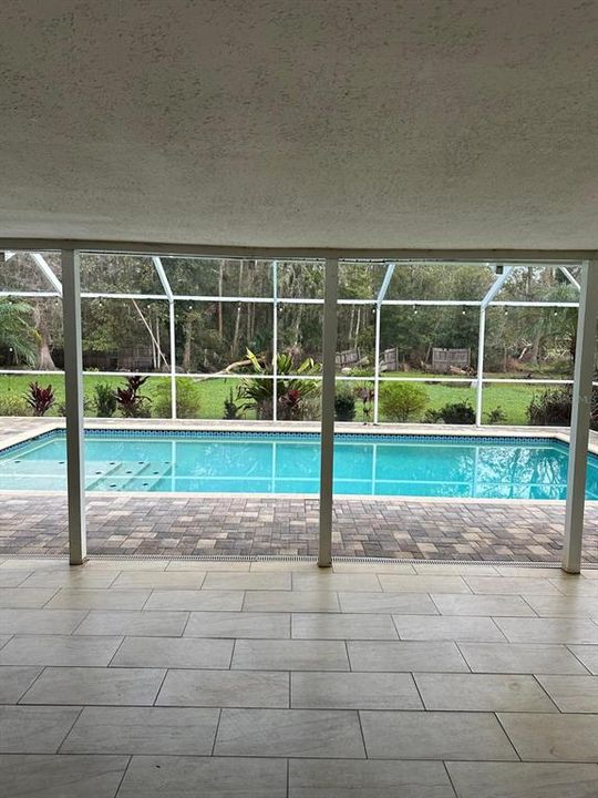 For Sale: $550,000 (3 beds, 3 baths, 2282 Square Feet)