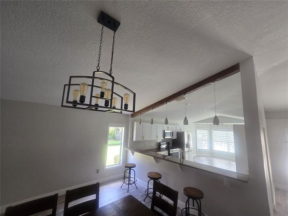 For Sale: $550,000 (3 beds, 3 baths, 2282 Square Feet)