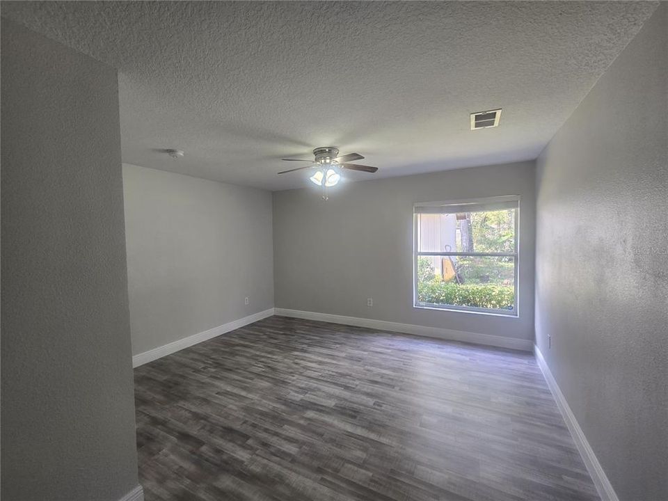 For Sale: $550,000 (3 beds, 3 baths, 2282 Square Feet)