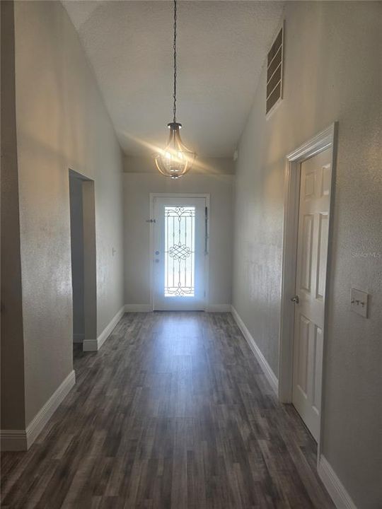 For Sale: $550,000 (3 beds, 3 baths, 2282 Square Feet)