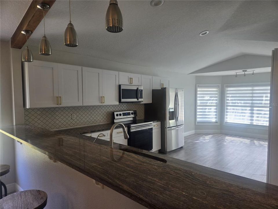 For Sale: $550,000 (3 beds, 3 baths, 2282 Square Feet)