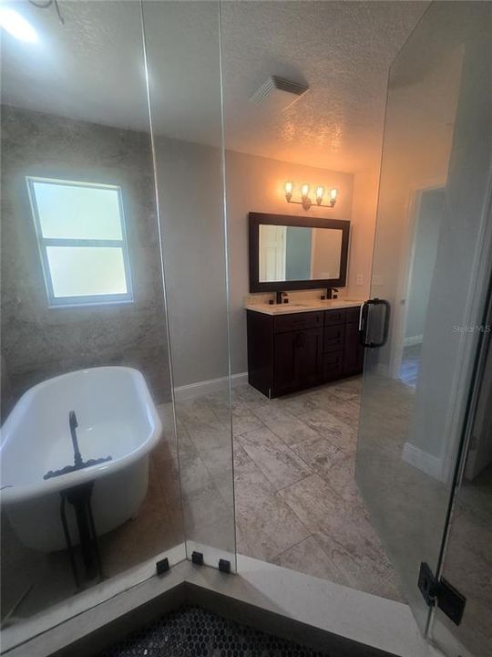 For Sale: $550,000 (3 beds, 3 baths, 2282 Square Feet)