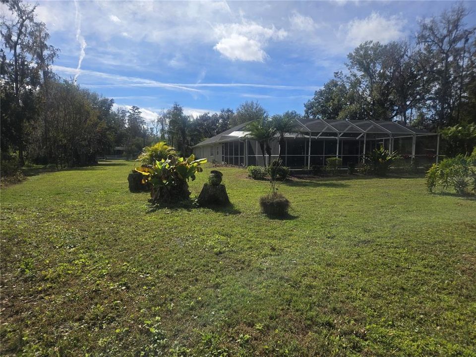 For Sale: $550,000 (3 beds, 3 baths, 2282 Square Feet)