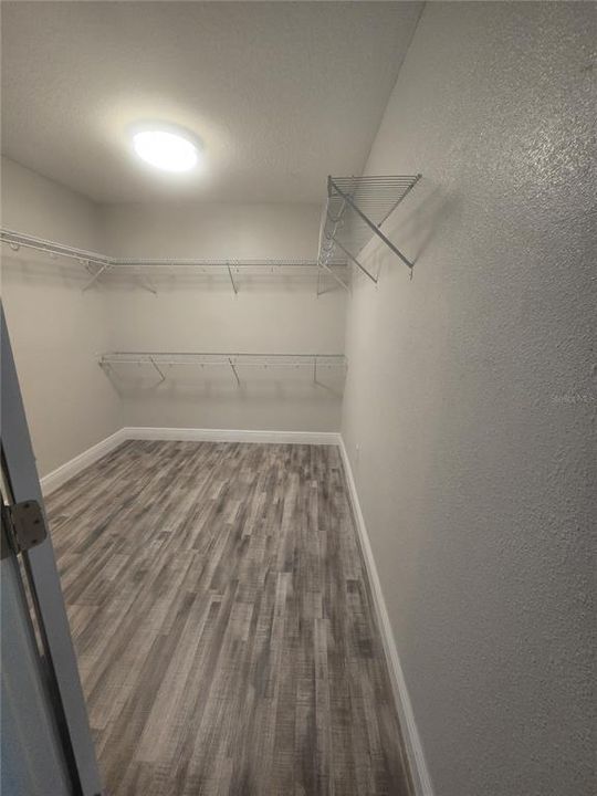 For Sale: $550,000 (3 beds, 3 baths, 2282 Square Feet)