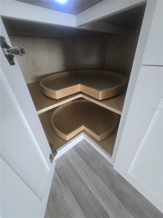 For Sale: $550,000 (3 beds, 3 baths, 2282 Square Feet)