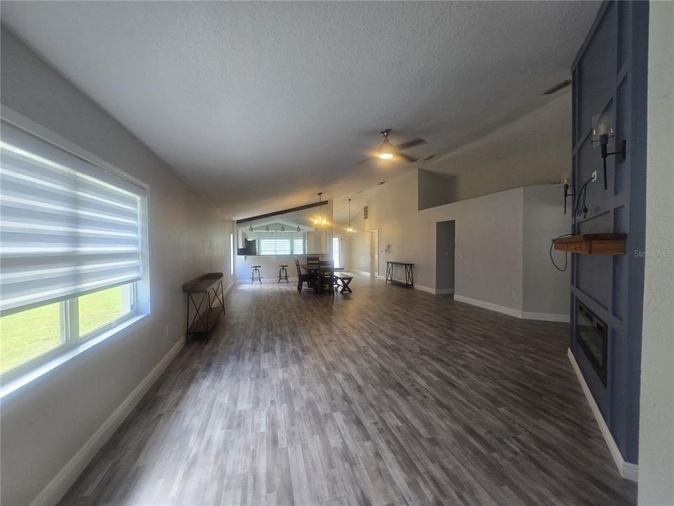 For Sale: $550,000 (3 beds, 3 baths, 2282 Square Feet)