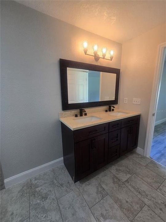 For Sale: $550,000 (3 beds, 3 baths, 2282 Square Feet)