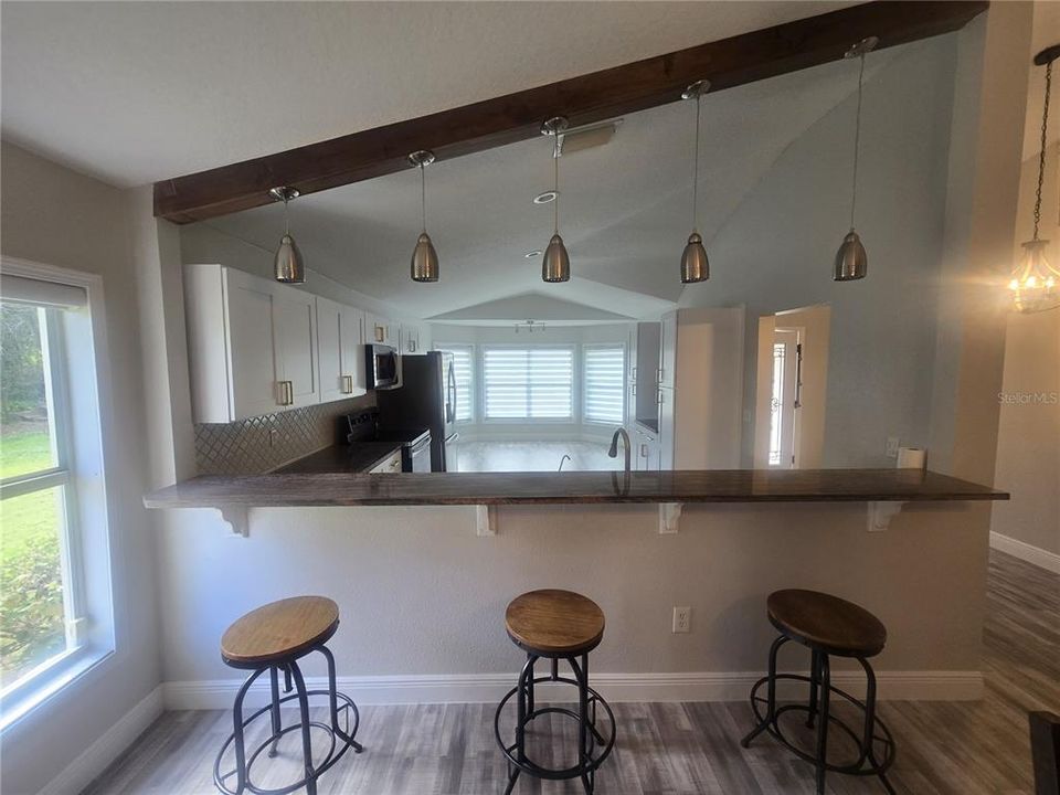 For Sale: $550,000 (3 beds, 3 baths, 2282 Square Feet)