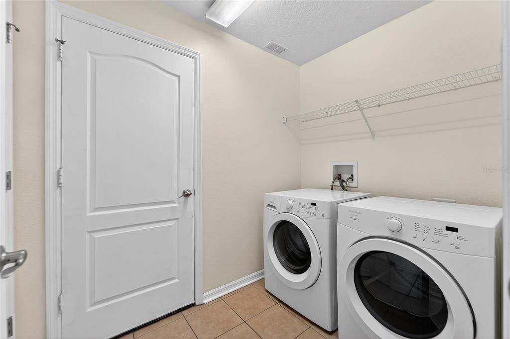 出租: $2,500 (4 贝兹, 2 浴室, 2070 平方英尺)