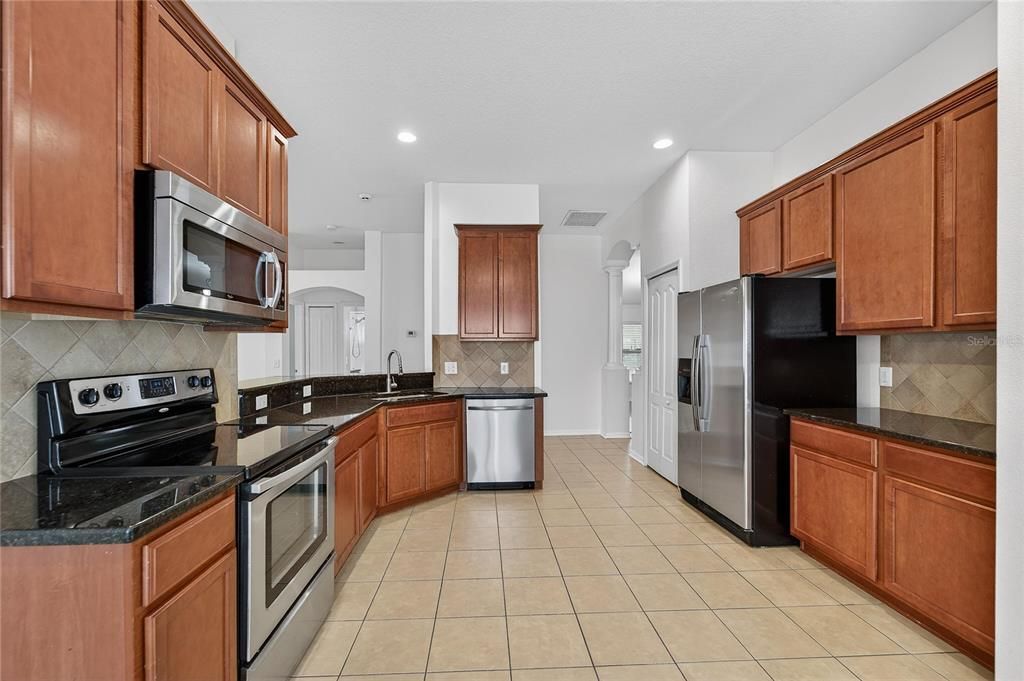 出租: $2,500 (4 贝兹, 2 浴室, 2070 平方英尺)