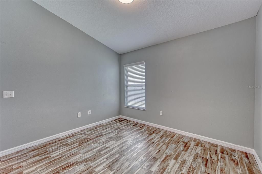 出租: $2,500 (4 贝兹, 2 浴室, 2070 平方英尺)