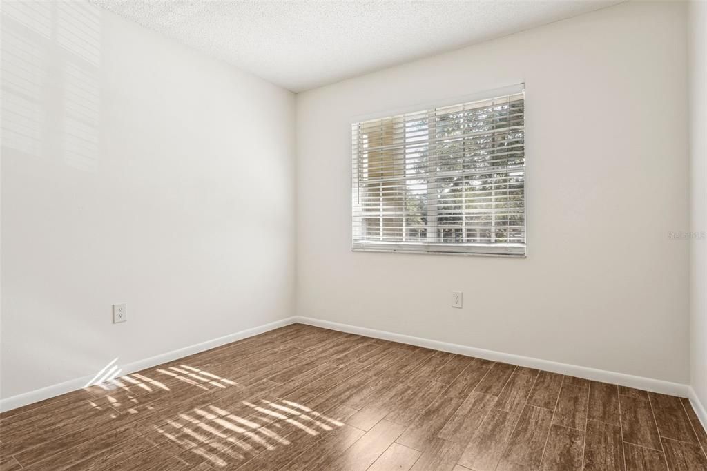 For Sale: $220,000 (2 beds, 2 baths, 920 Square Feet)