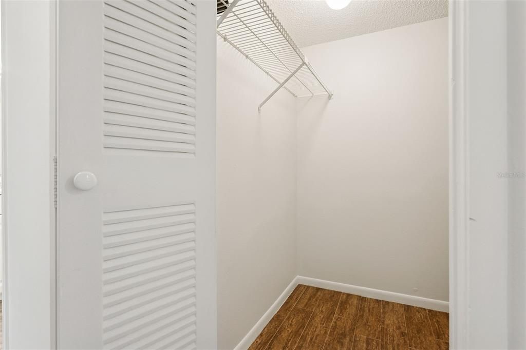 For Sale: $220,000 (2 beds, 2 baths, 920 Square Feet)