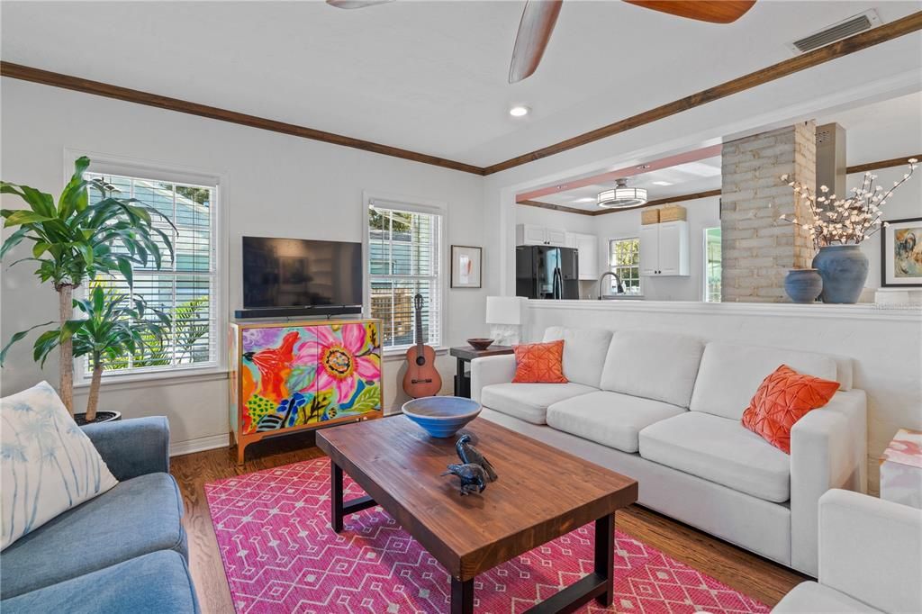 待售: $560,000 (2 贝兹, 2 浴室, 1145 平方英尺)