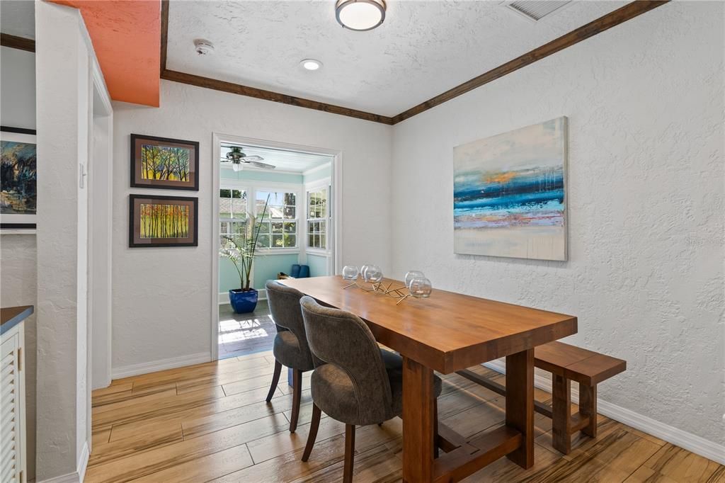 待售: $560,000 (2 贝兹, 2 浴室, 1145 平方英尺)