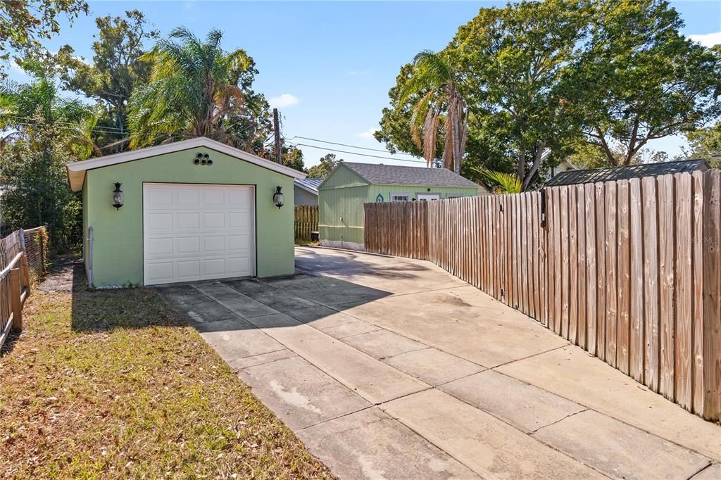 待售: $560,000 (2 贝兹, 2 浴室, 1145 平方英尺)