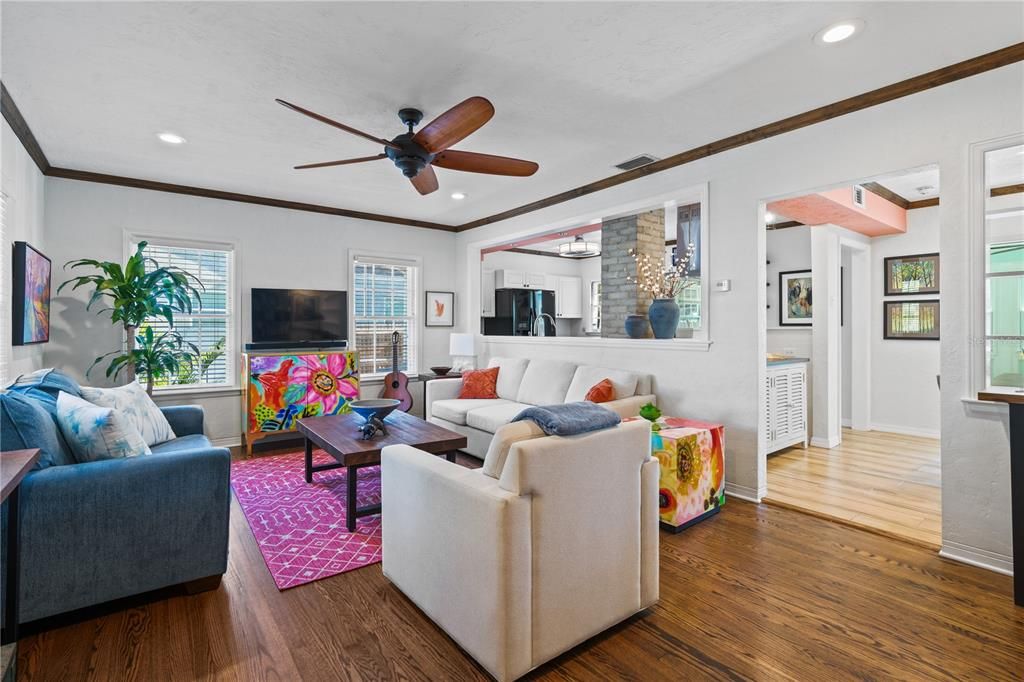 待售: $560,000 (2 贝兹, 2 浴室, 1145 平方英尺)