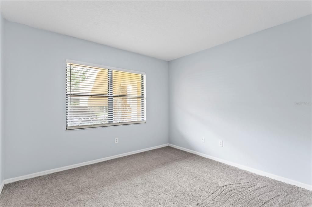 For Sale: $240,000 (2 beds, 2 baths, 1035 Square Feet)